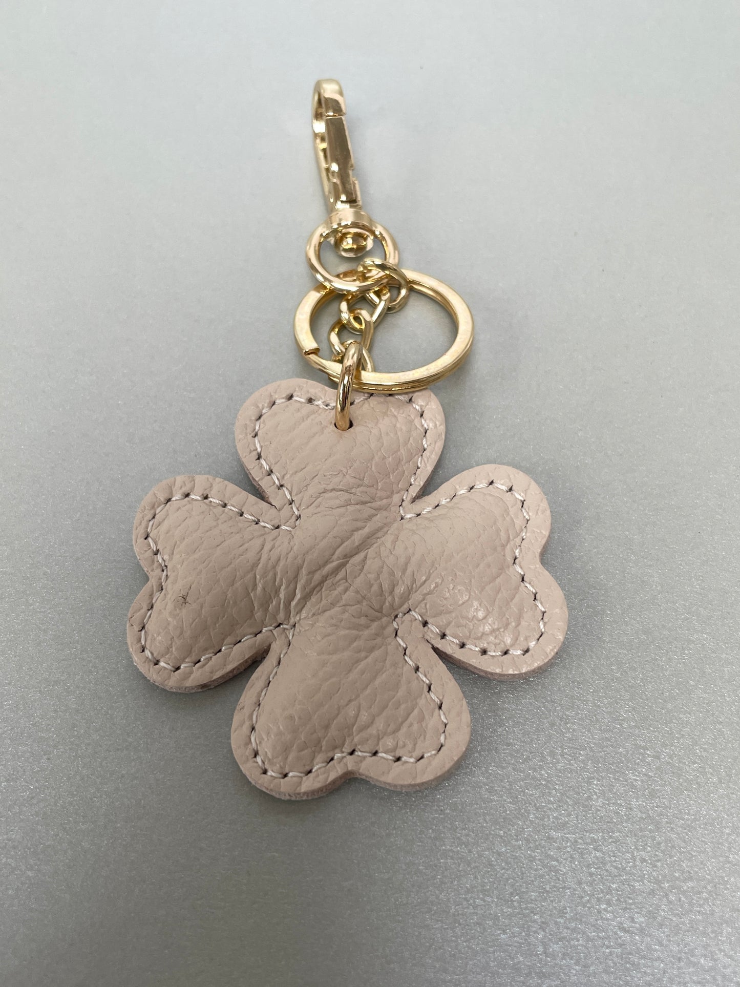 Key/bag pendant four-leaf clover