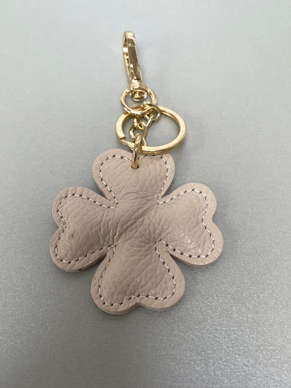 Key/bag pendant four-leaf clover