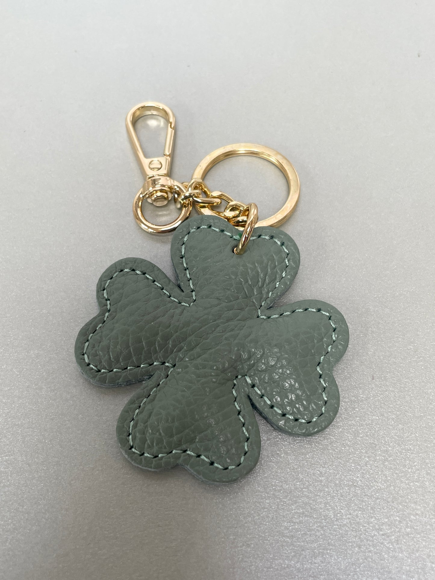 Key/bag pendant four-leaf clover