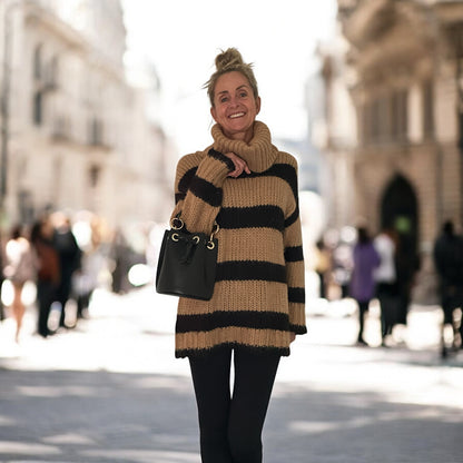 Borsa con tracolla a catena nera