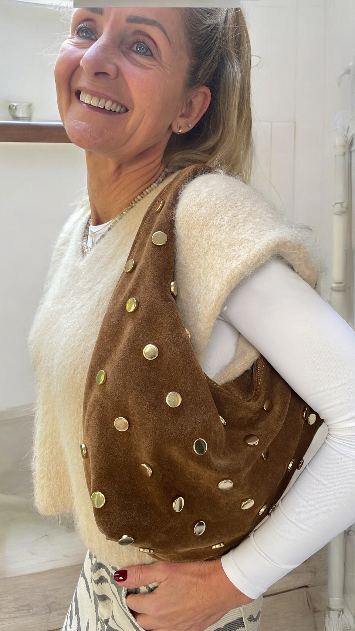 Suède tas met studs cognac